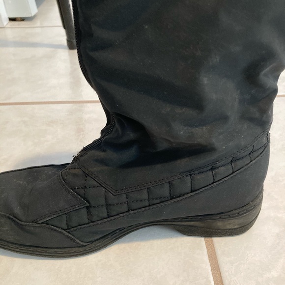 Black Totes fur lined snow boots. Size 7.  Waterproof - Picture 2 of 9